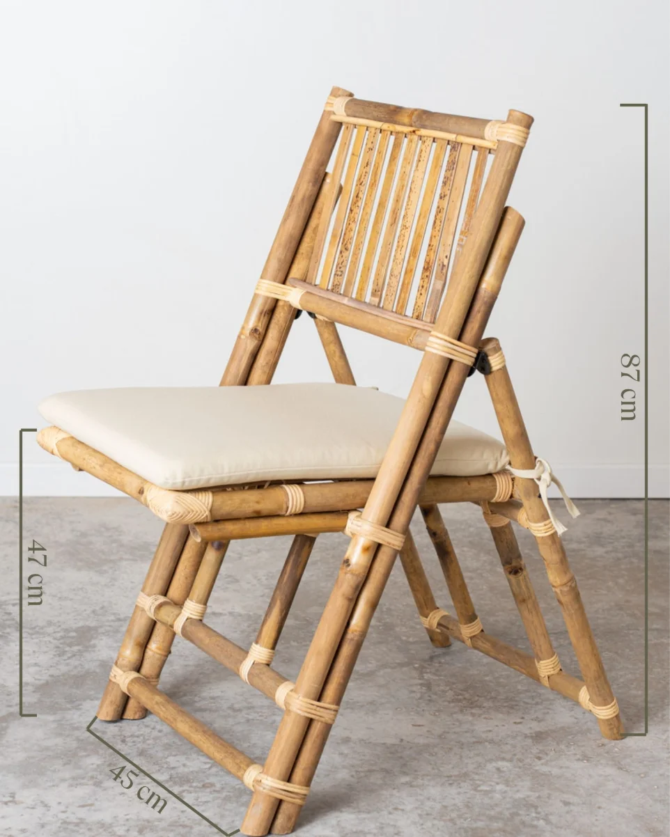 Plano técnico con cotas de altura y medidas de la silla plegable de bambú Kali