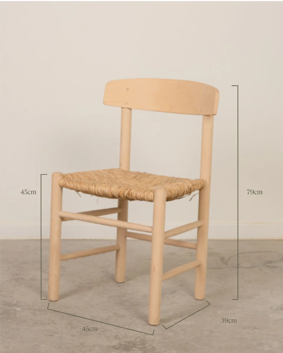 Plano técnico con cotas y dimensiones de la silla de madera de haya Lea