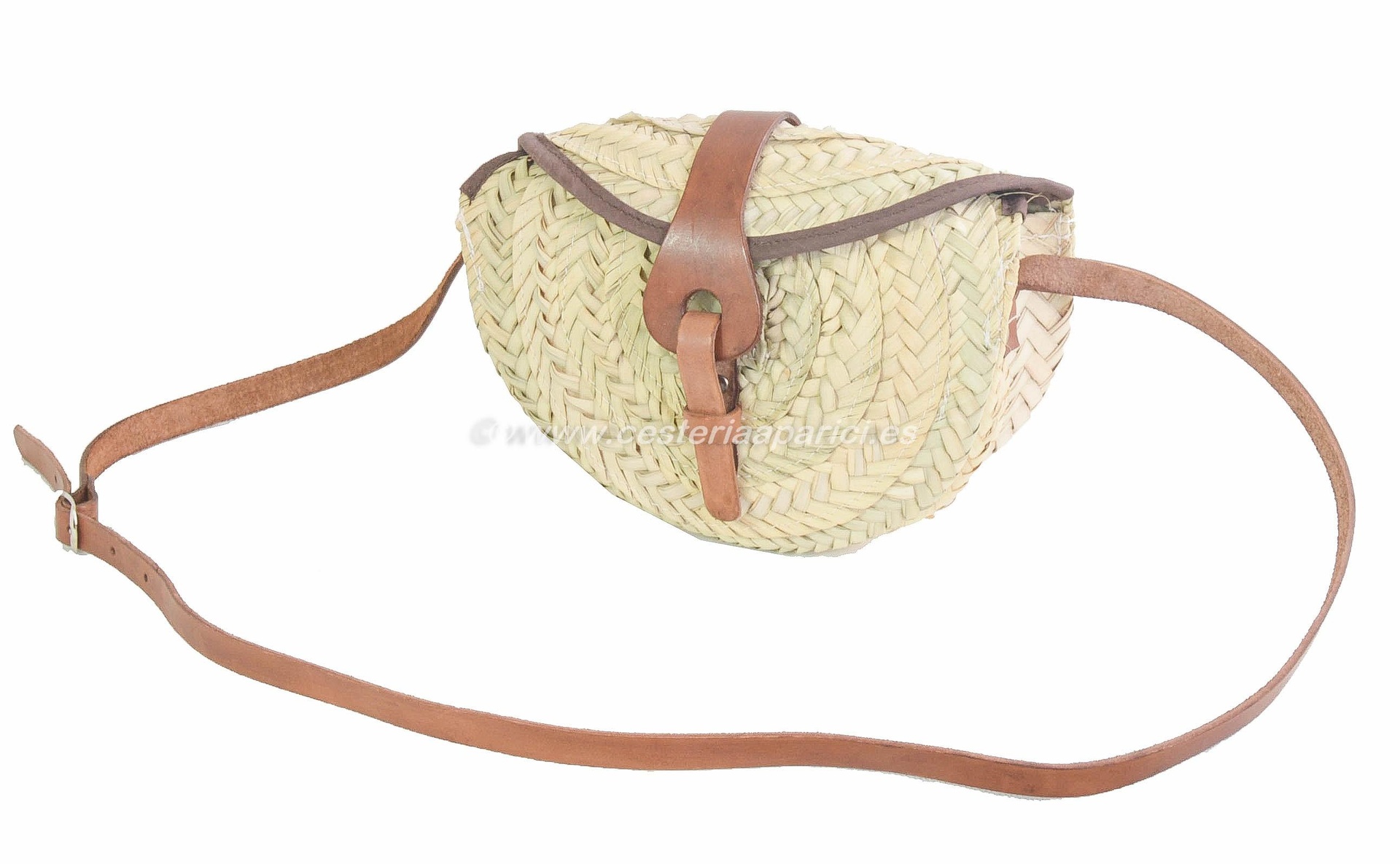 Bolso pequeño con solapa de cuero ibicenco