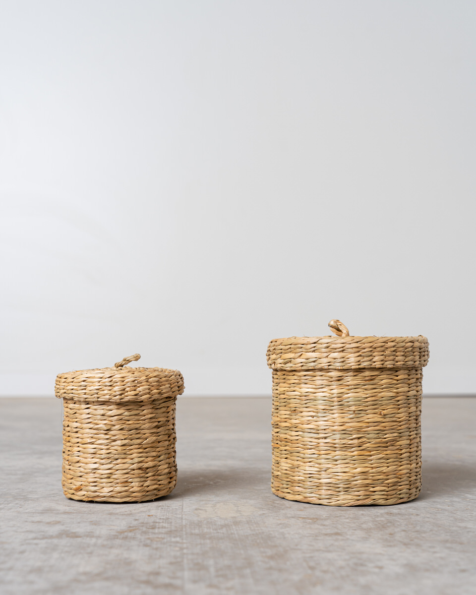 Pongotodo con tapa de seagrass redondo. Set de tres unidades
